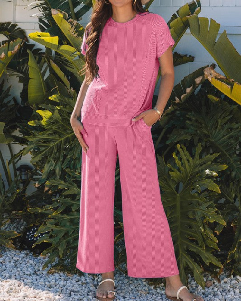 Melisa - Elegantes Set aus Ripp-T-Shirt mit kurzen Ärmeln und weiter Hose