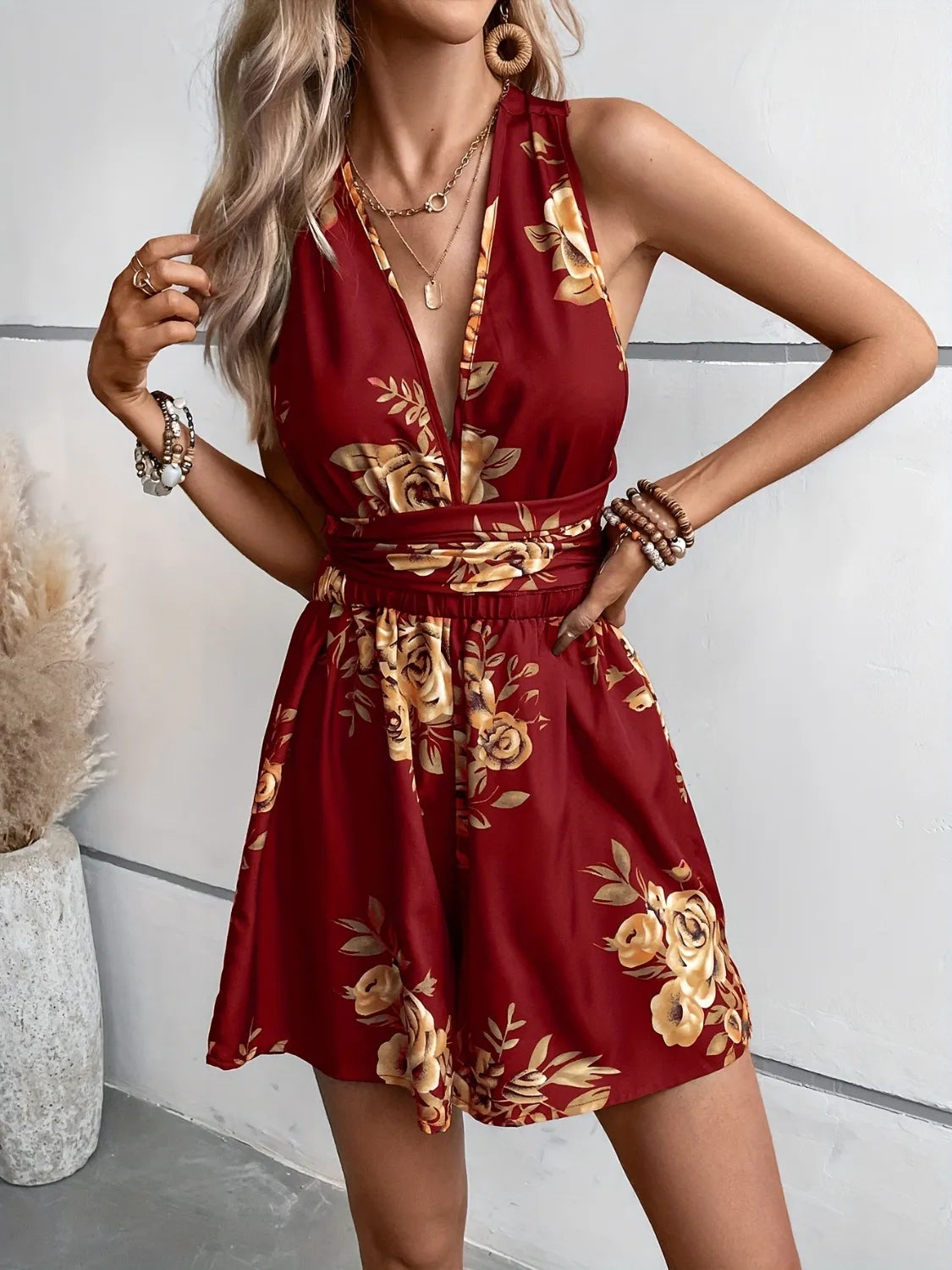 Georgia - Eleganter Blumen-Jumpsuit mit überkreuztem Rückendetail