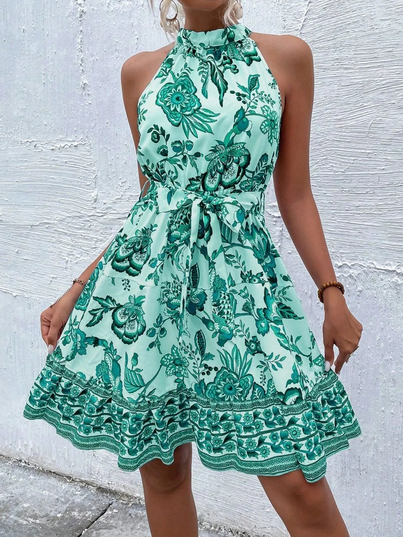 Billie - Ärmelloses Blumenkleid mit Halterkragen und Bindegürtel