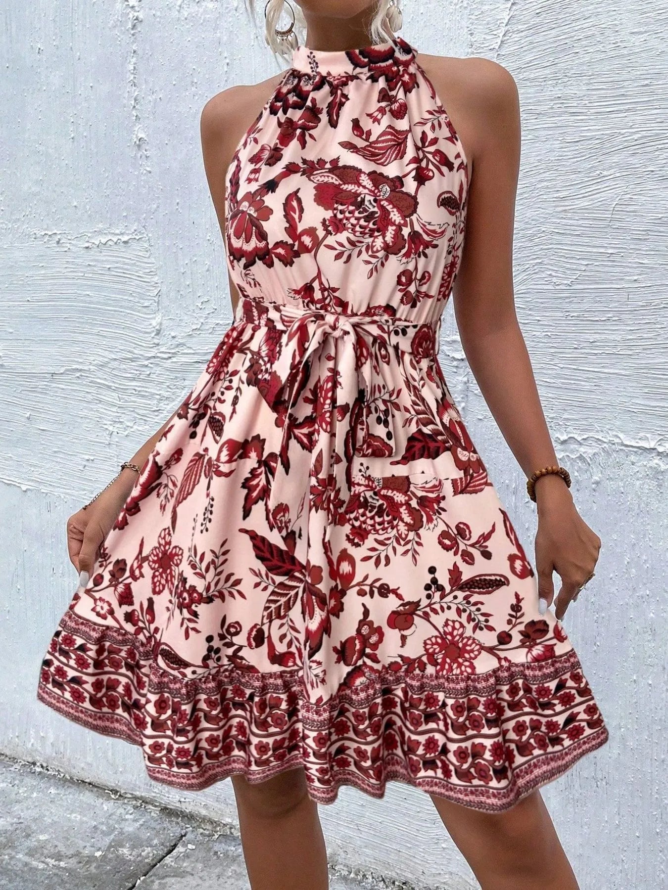 Billie - Ärmelloses Blumenkleid mit Halterkragen und Bindegürtel