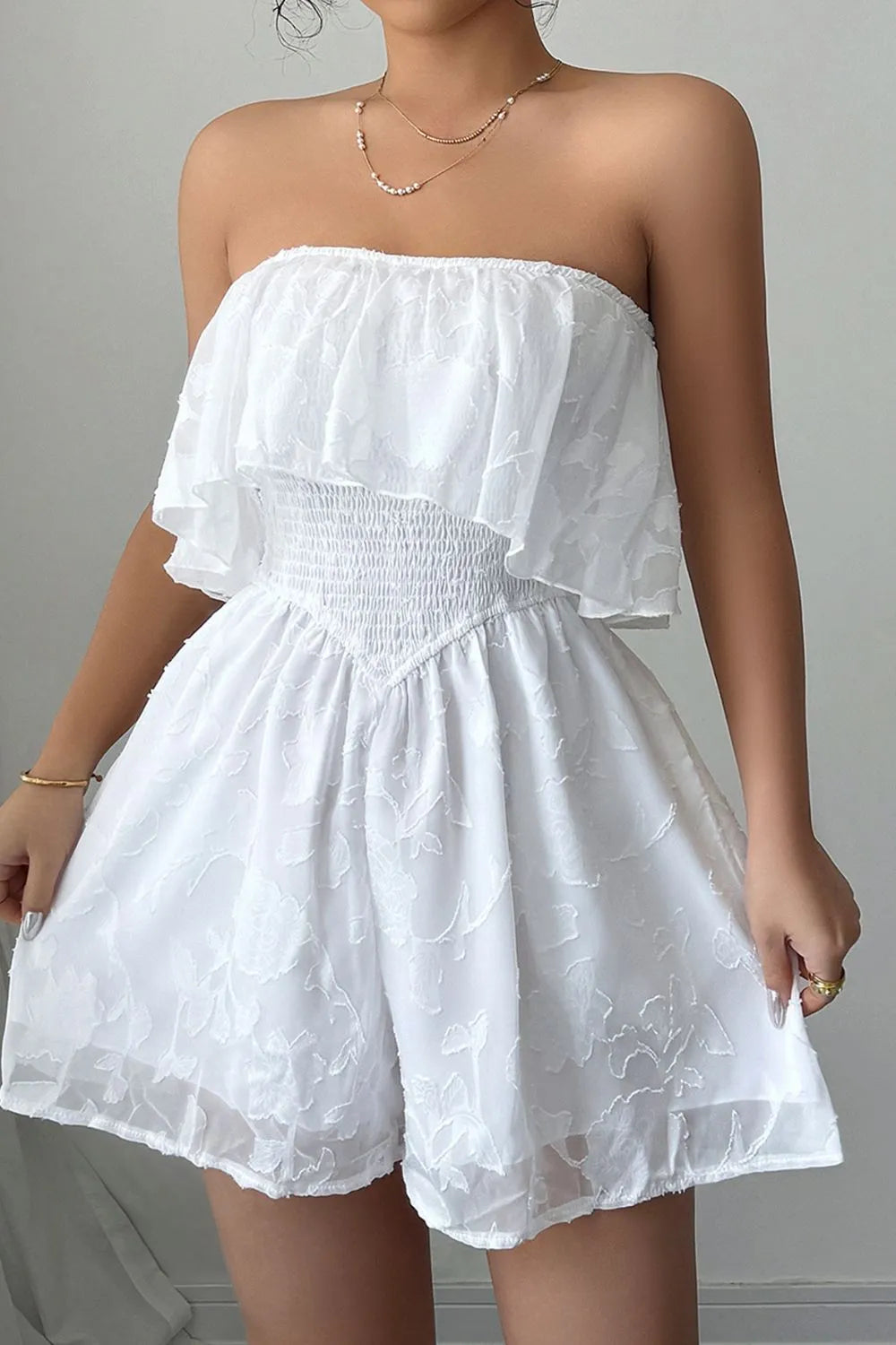 Olivia - Schulterfreier Jumpsuit mit Volants und geraffter Taille