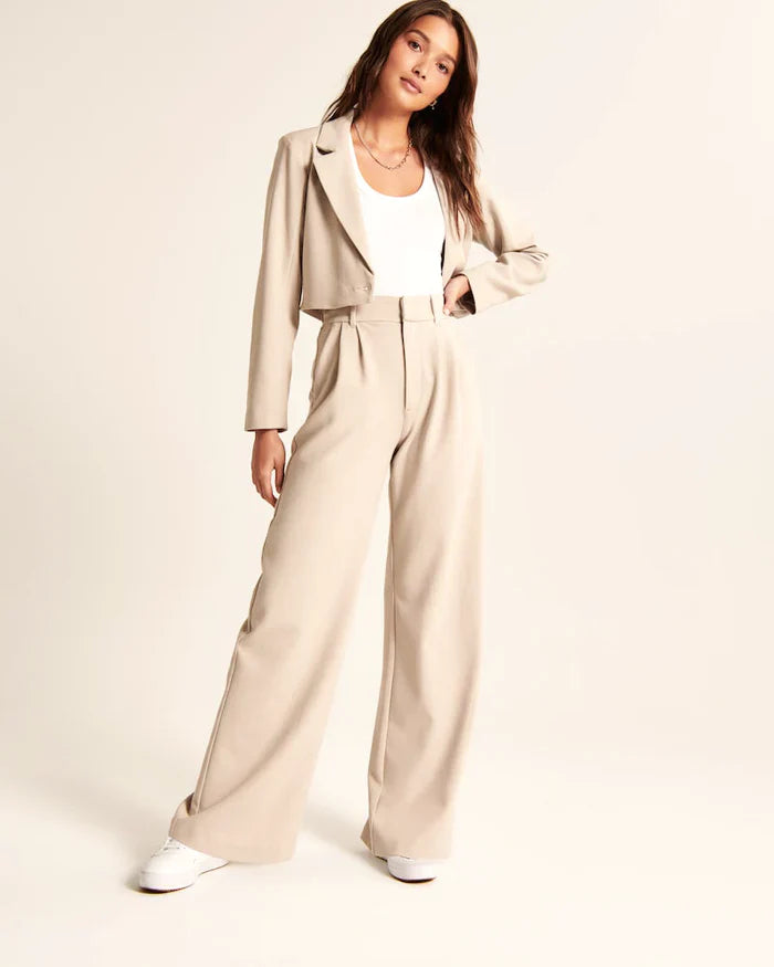 Alina | Taillierte Hose mit weitem Bein in Beige