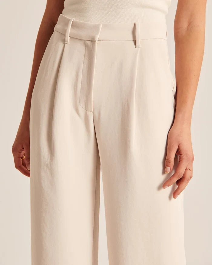Alina | Taillierte Hose mit weitem Bein in Beige