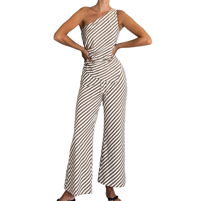 Darcie -  Asymmetrischer Schnitt und eleganter Taillensatz