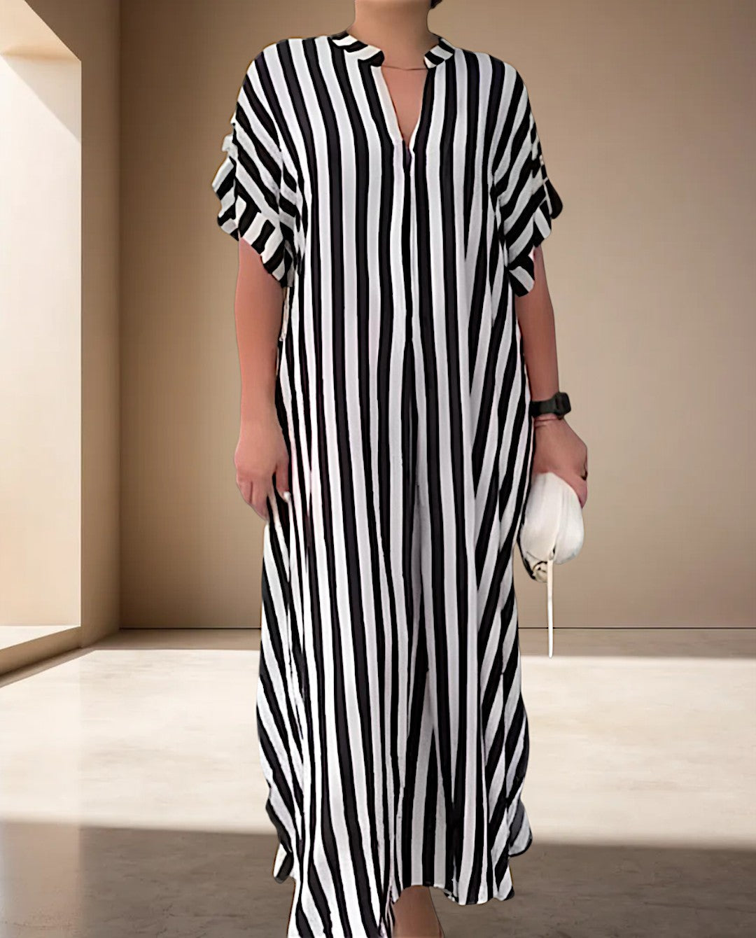 Jessamy | Gestreiftes Maxikleid mit kurzen Ärmeln und V-Ausschnitt