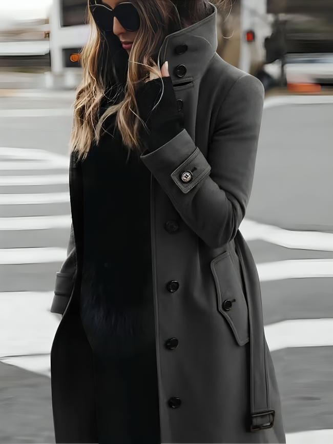 Kassia - Eleganter langer Mantel mit tailliertem Schnitt, Gürtel und doppelter Knopfreihe