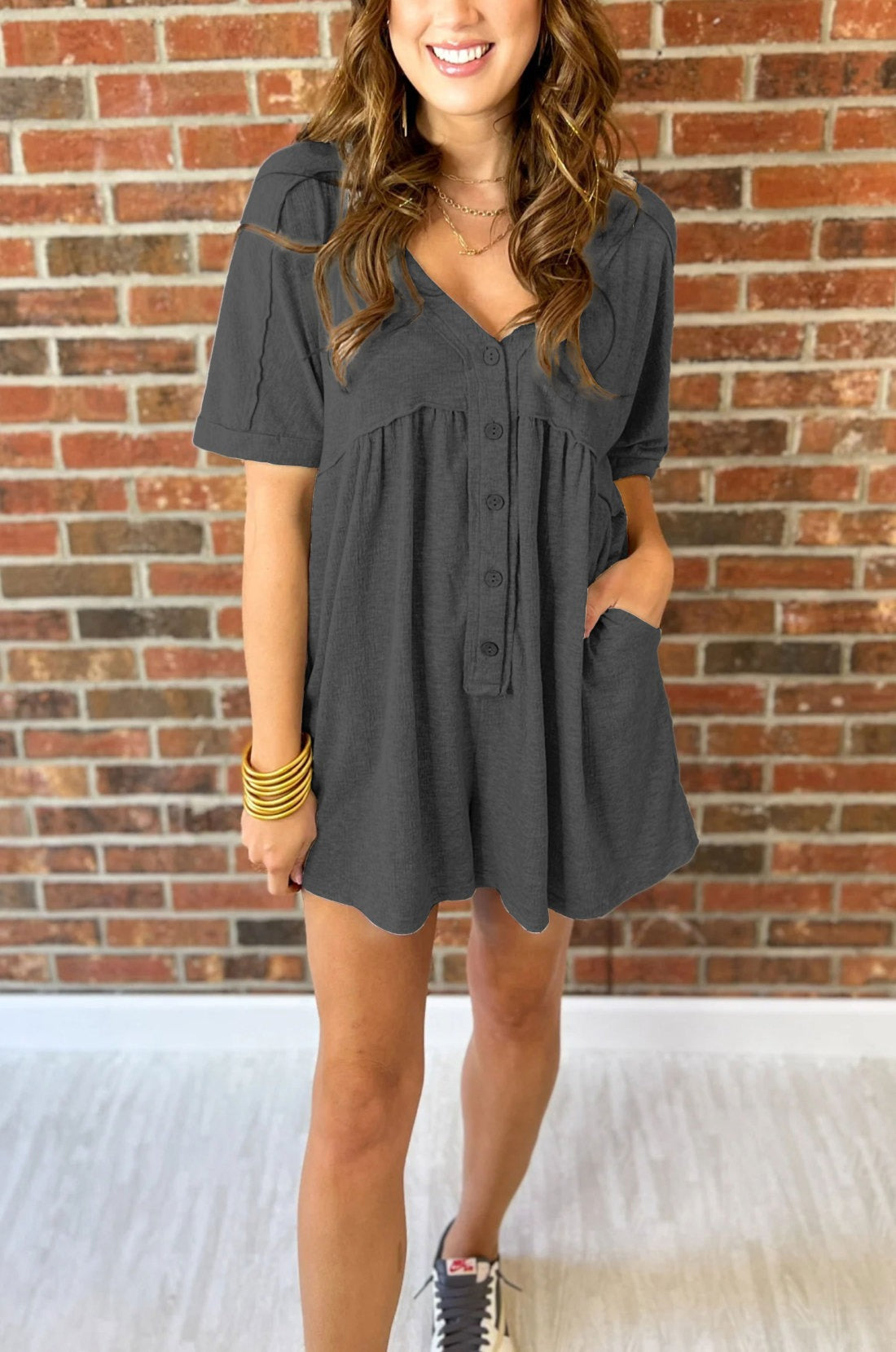 Frieda | Romper mit V-Ausschnitt und Knopfleiste