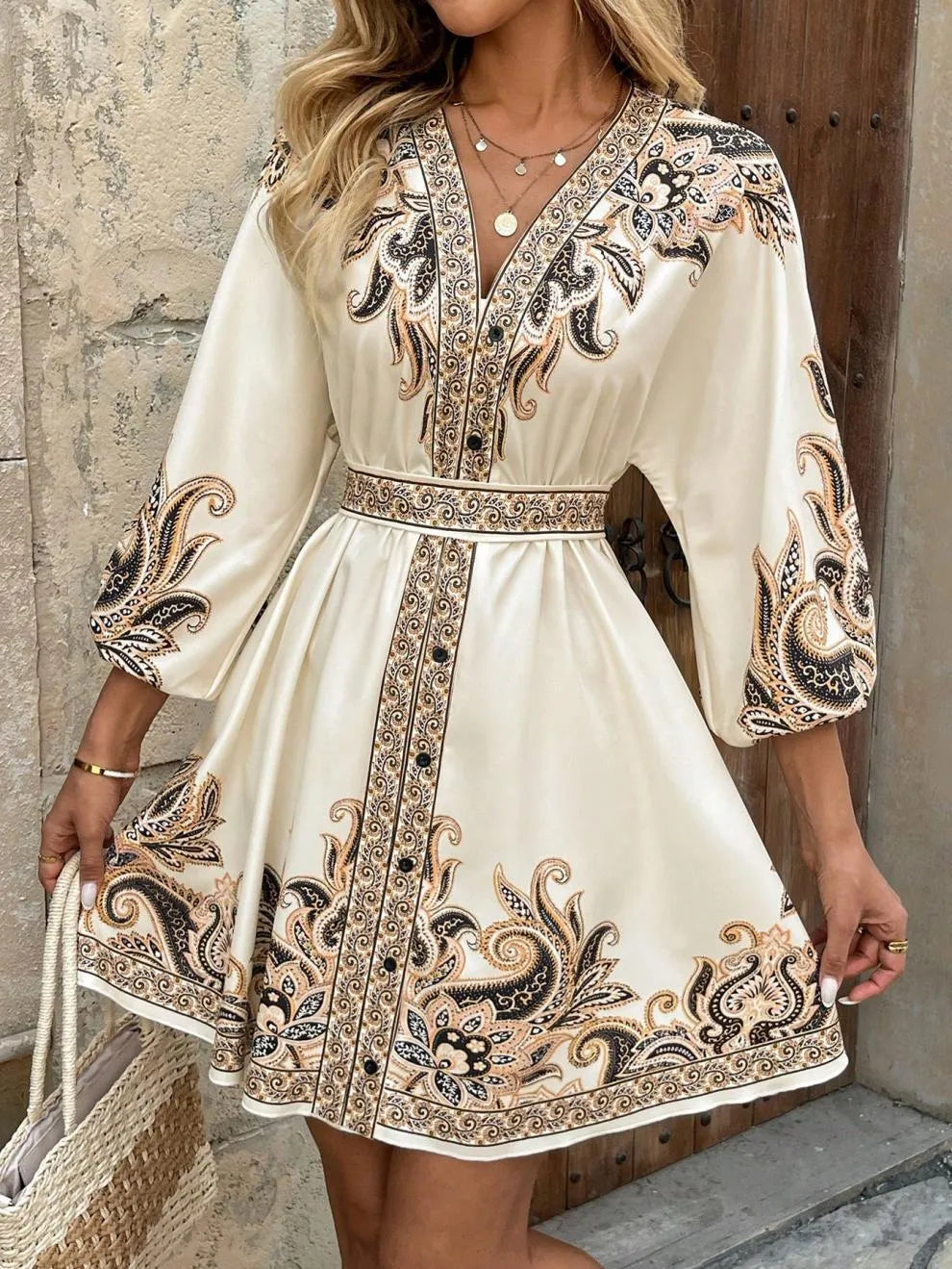 Elsie - Elegantes Minikleid mit V-Ausschnitt und 3/4-Ärmeln