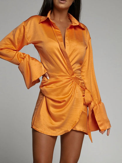 Juliana - Elegantes Minikleid mit langen Ärmeln und seitlicher Schleife
