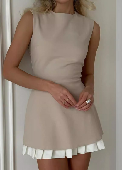 Daria | Elegantes ärmelloses Kleid mit Faltenrock für Frauen