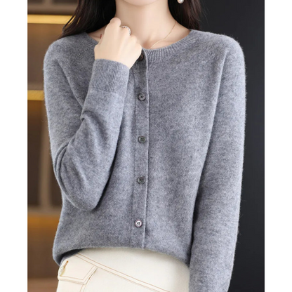 Damen Strickjacke mit O-Ausschnitt aus reiner Merinowoll