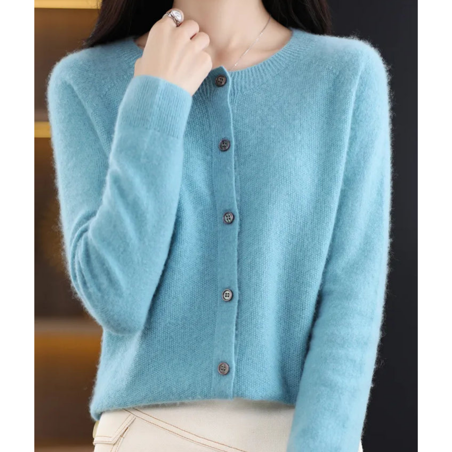 Damen Strickjacke mit O-Ausschnitt aus reiner Merinowoll