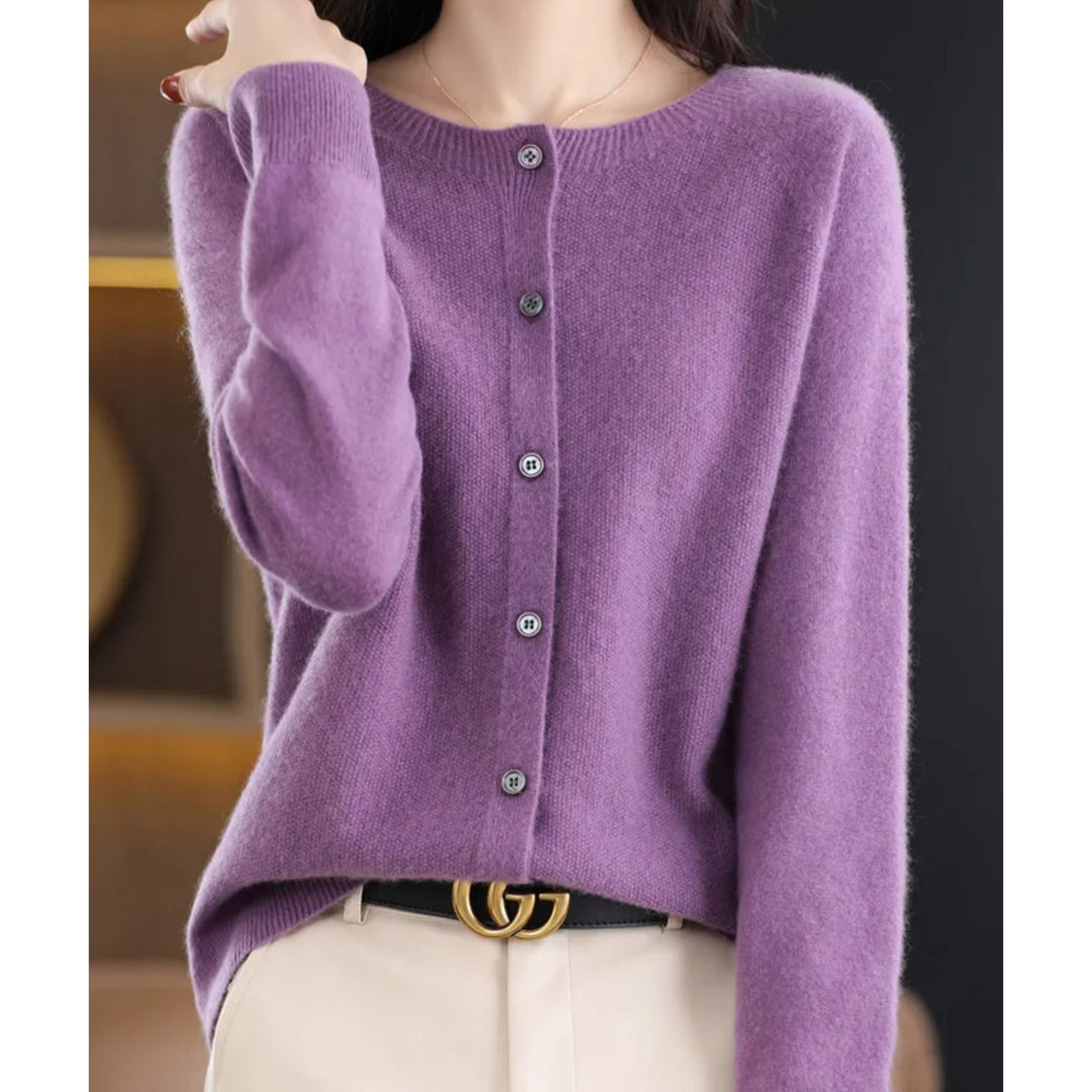Damen Strickjacke mit O-Ausschnitt aus reiner Merinowoll