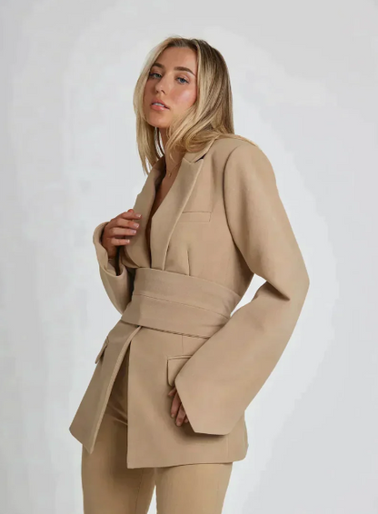 Dorothy - Blazer mit zusätzlichen Gürteln