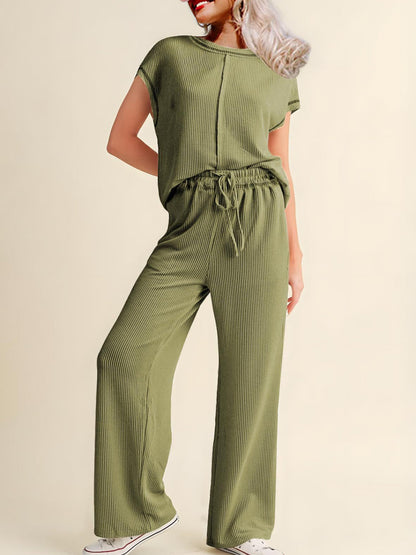 Carolina - Elegantes Freizeit-Set mit geripptem Kurzarm-Top und Hose