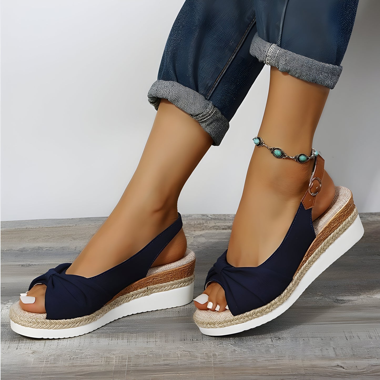 Azalea | Orthopädische Keilsandalen mit Peep-Toe