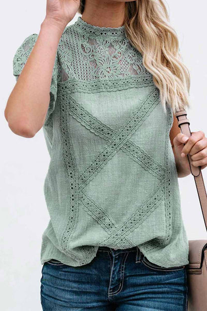 Laila - Schicke Spitzentop-Bluse mit geometrischem Muster und Kurzarm