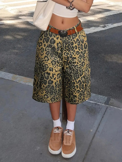 Tricia | Vintage-inspirierte High-Waisted Denim Shorts im Leopardenmuster