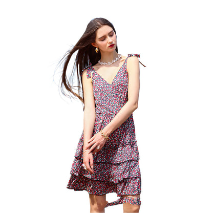Rina - Französisches Blumenkleid mit V-Ausschnitt