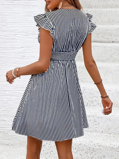 Cary | Gestreiftes Kleid mit gerafftem Halsausschnitt und geraffter Taille