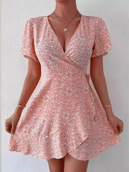 Rosanna - Elegantes Mini-Kleid mit Blumenmuster, kurzen Ärmeln und tiefem V-Ausschnitt