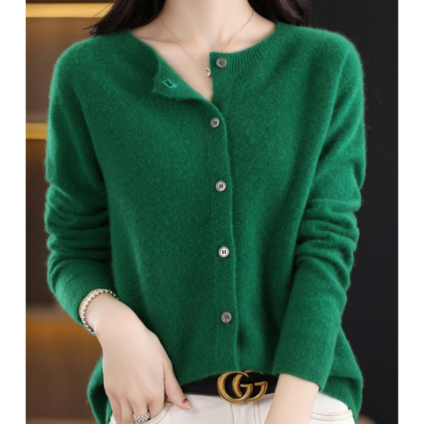 Damen Strickjacke mit O-Ausschnitt aus reiner Merinowoll