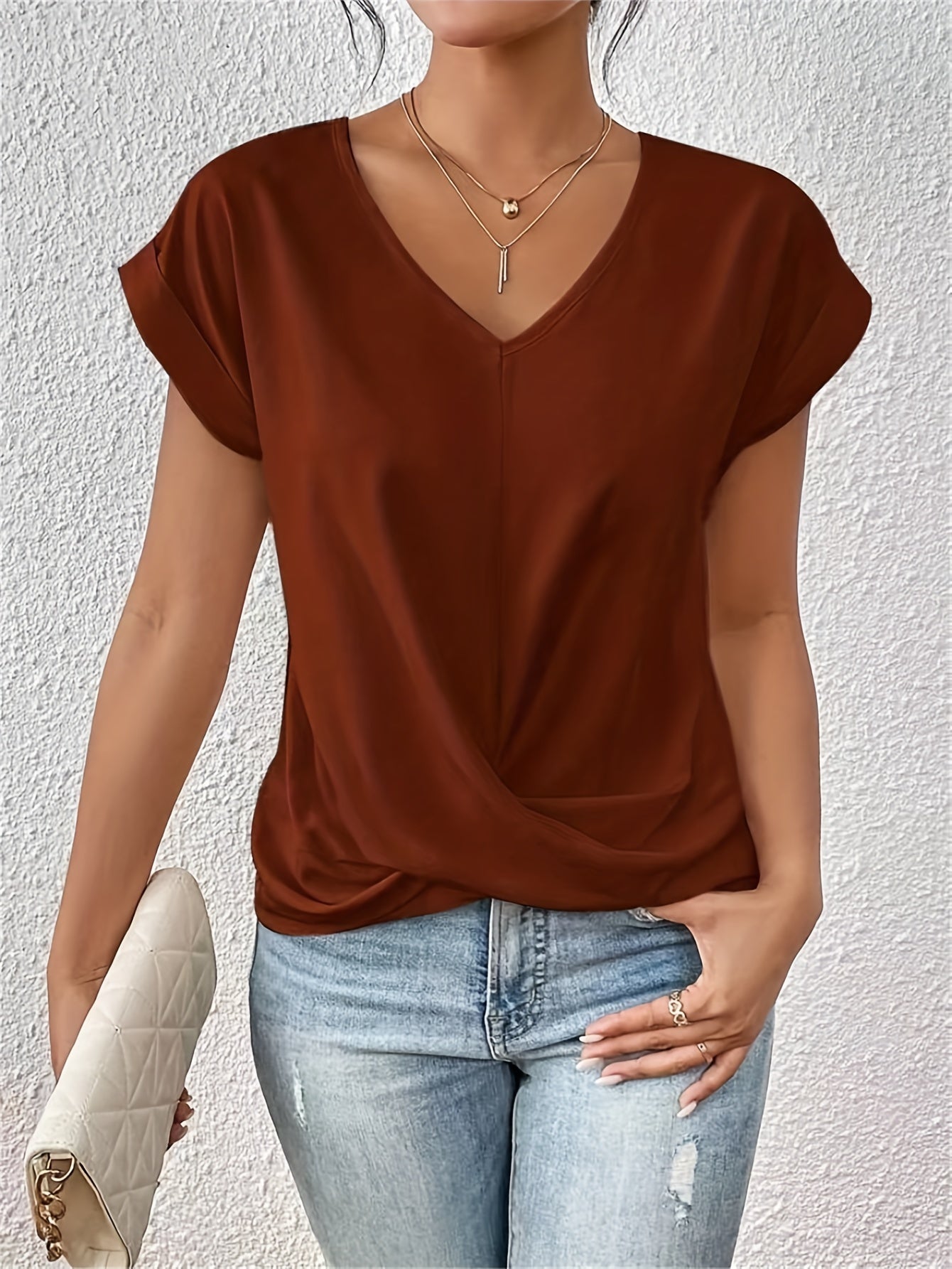 Jenna - V-Ausschnitt-Top mit Knoten-Detail - elegant und zeitlos