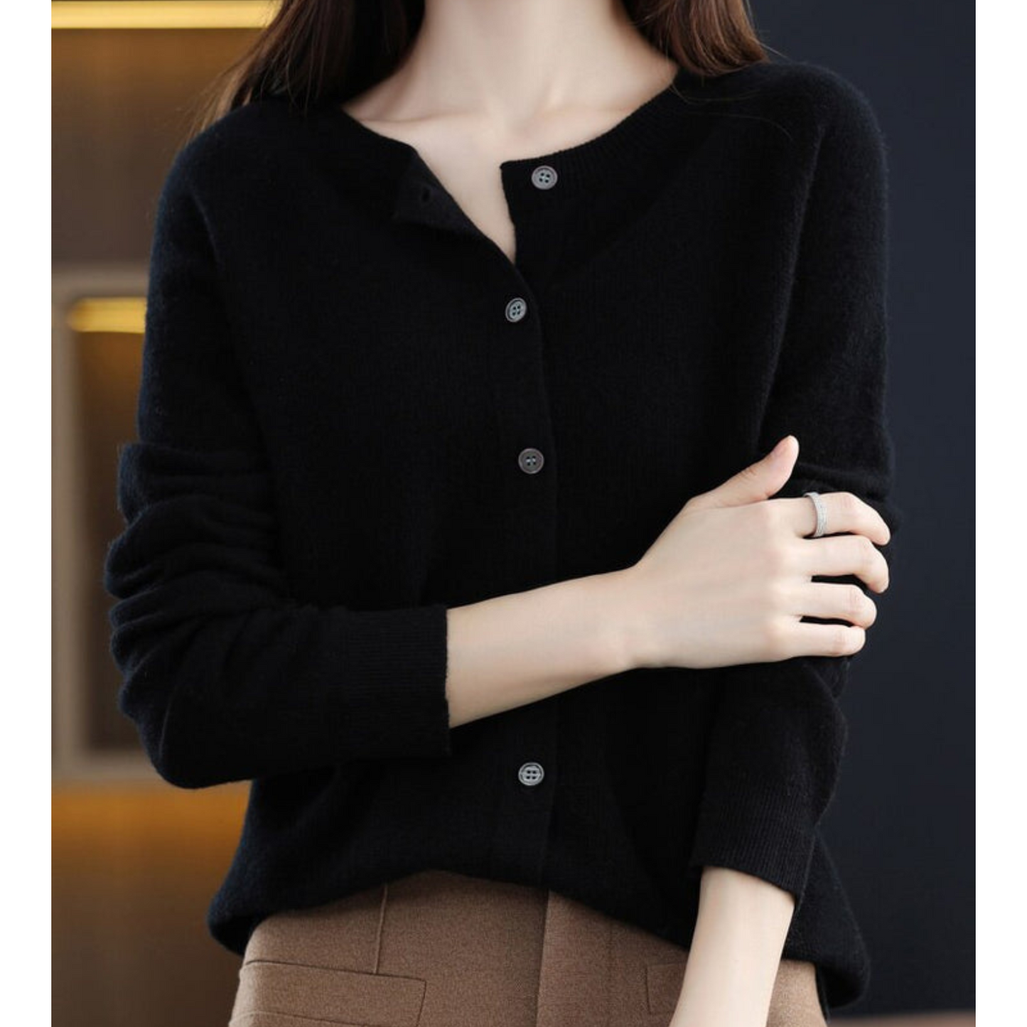 Damen Strickjacke mit O-Ausschnitt aus reiner Merinowoll