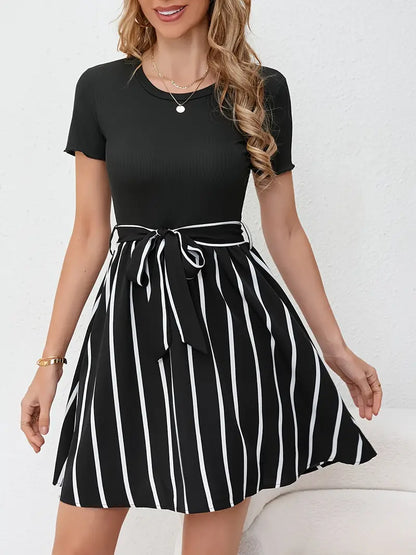 Edna | Neu Gestreiftes Patchwork-Kleid in A-Linie mit Kordelzug