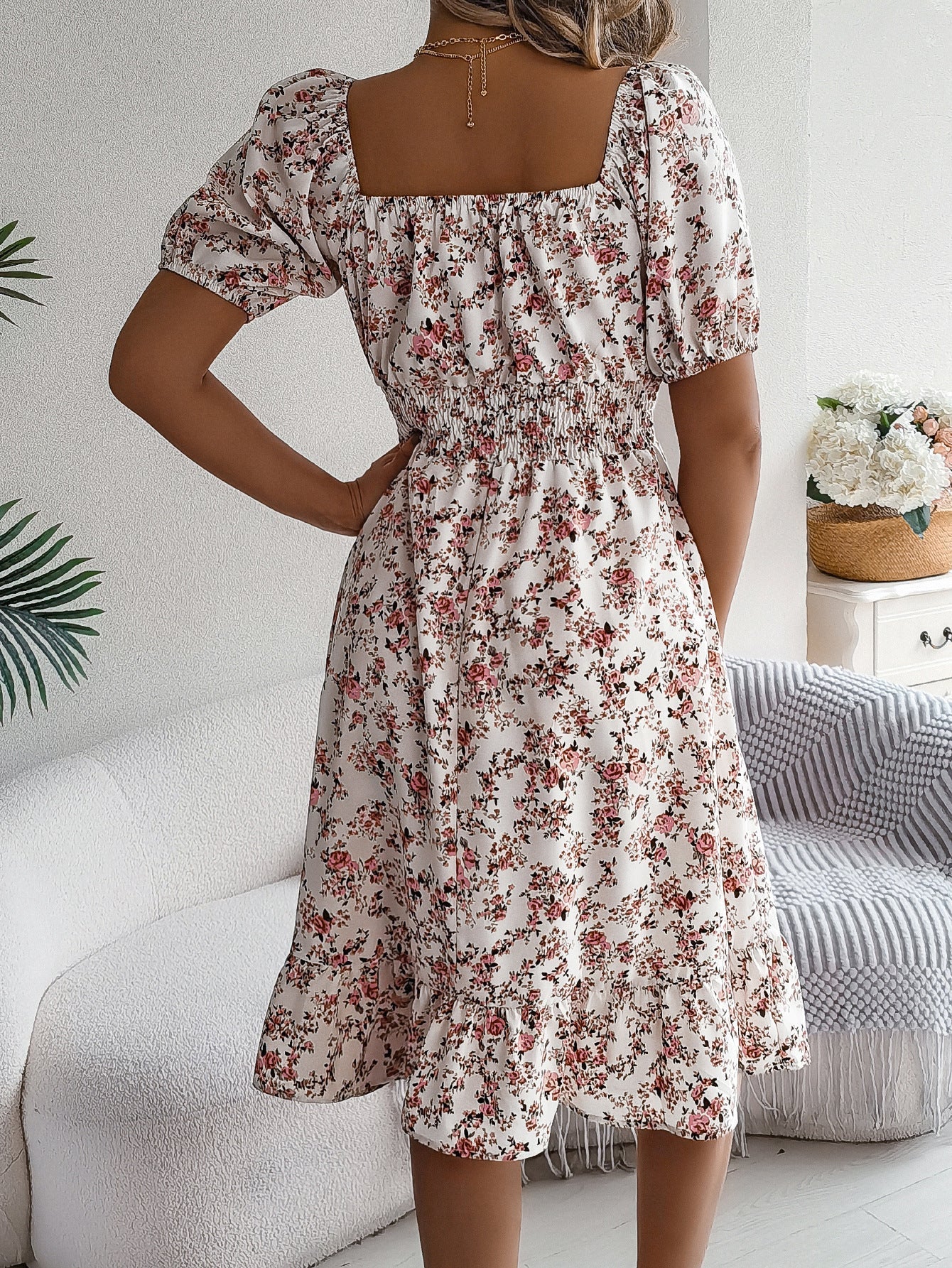 Ella | Feminines Blumenkleid mit Puffärmeln