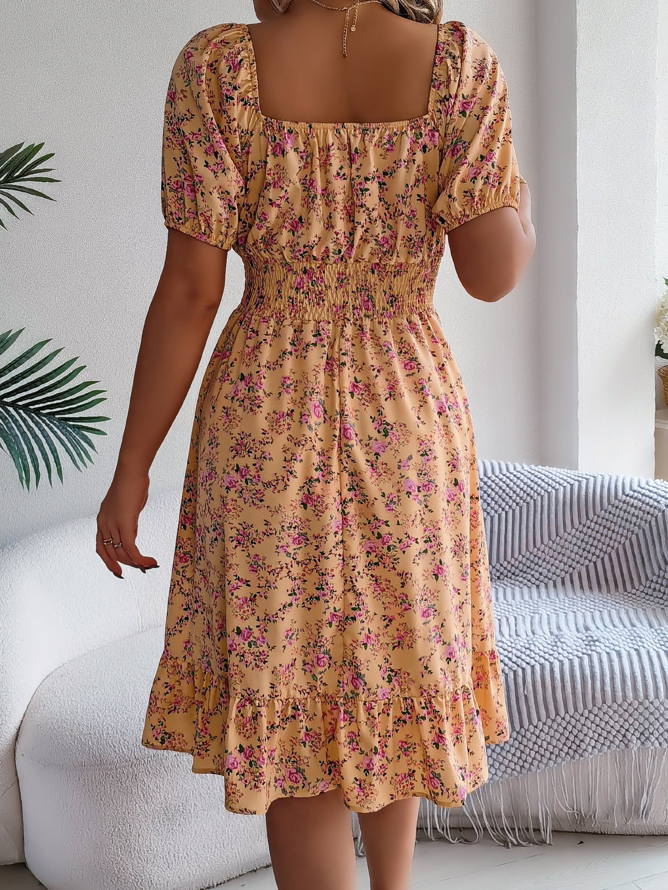 Ella | Feminines Blumenkleid mit Puffärmeln