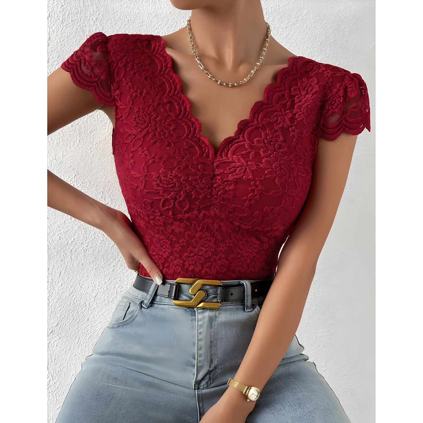 May | Eleganter Spitzen-Body mit V-Ausschnitt