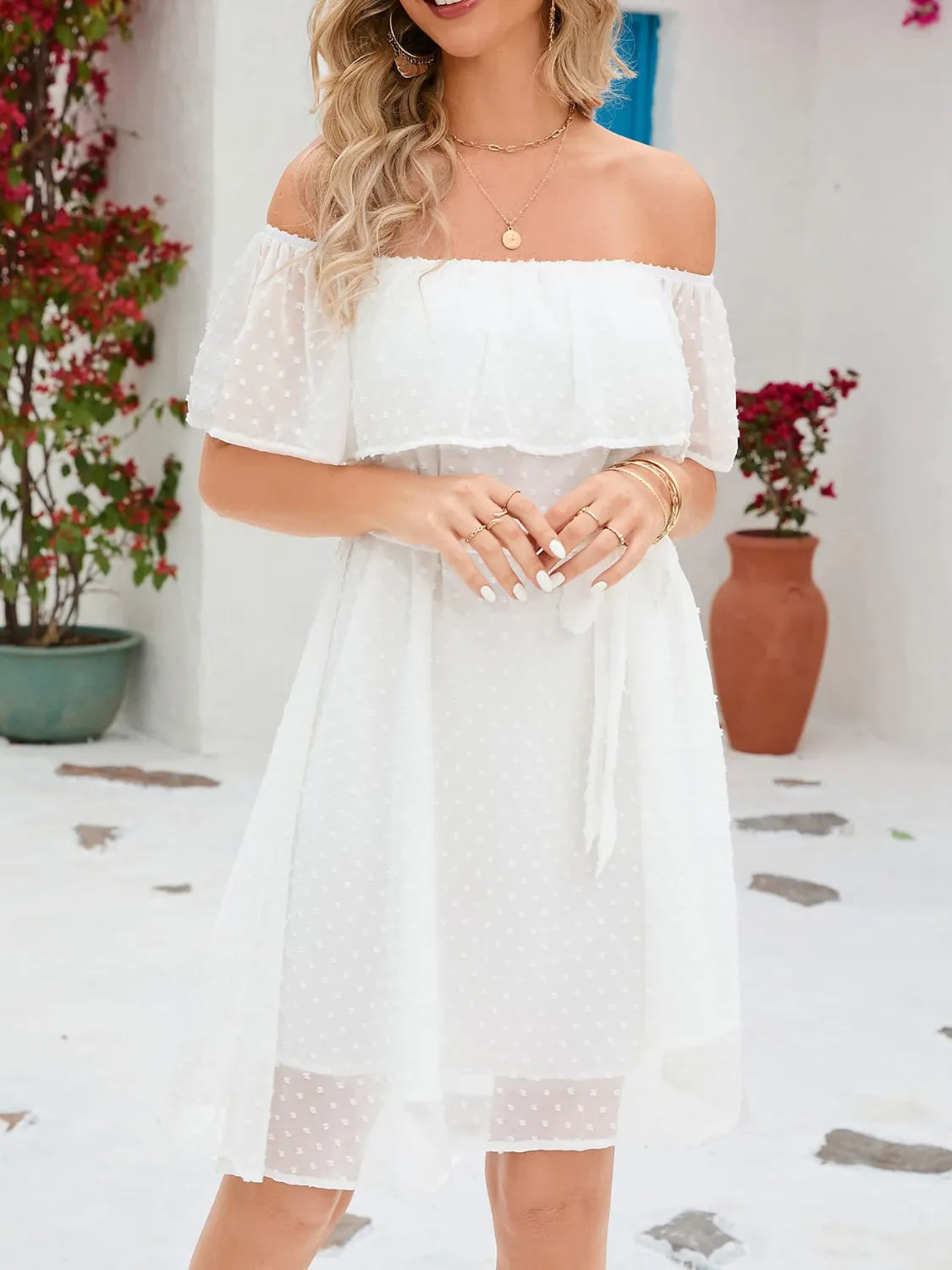 Vanessa - Elegantes Minikleid mit kurzen Ärmeln, schulterfreiem Schnitt und Taillengürtel