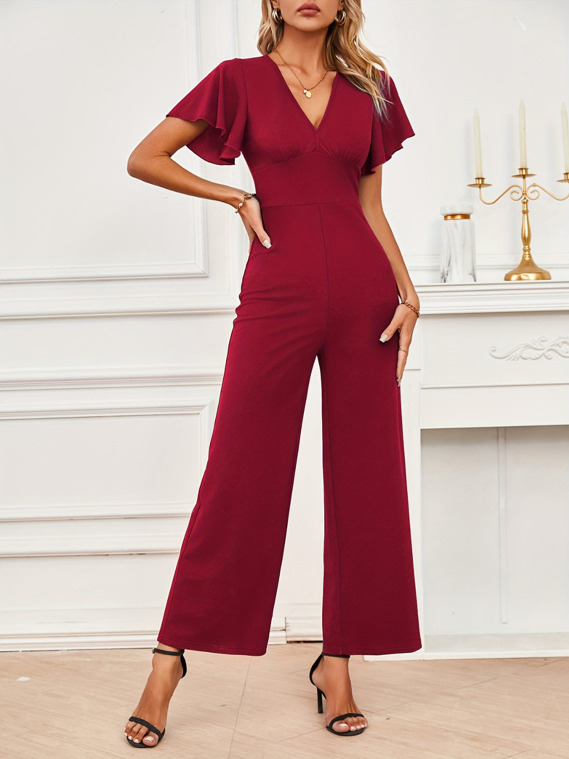 Cecelia - Eleganter Jumpsuit mit V-Ausschnitt und Volantärmeln
