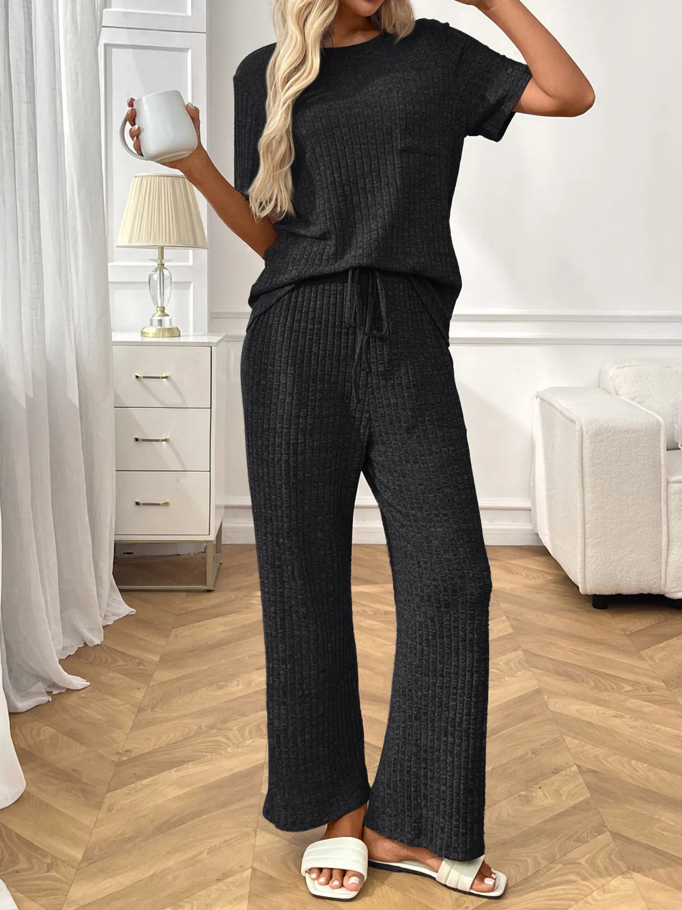 Helene - Elegantes Rippstrick-Set mit kurzärmligem Top und Hose