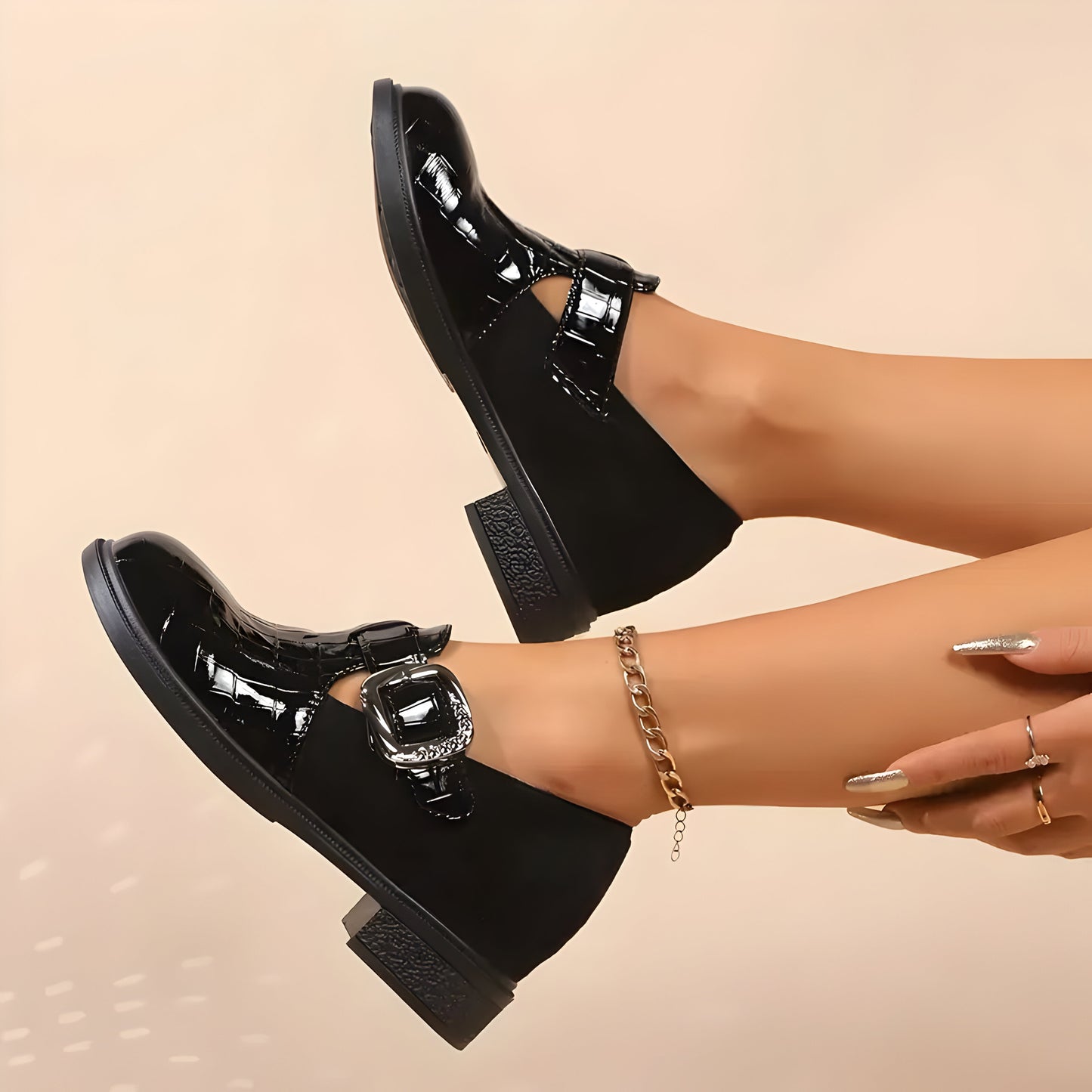 Claire | Stilvolle minimalistische Loafers mit einem Knopf für Frauen