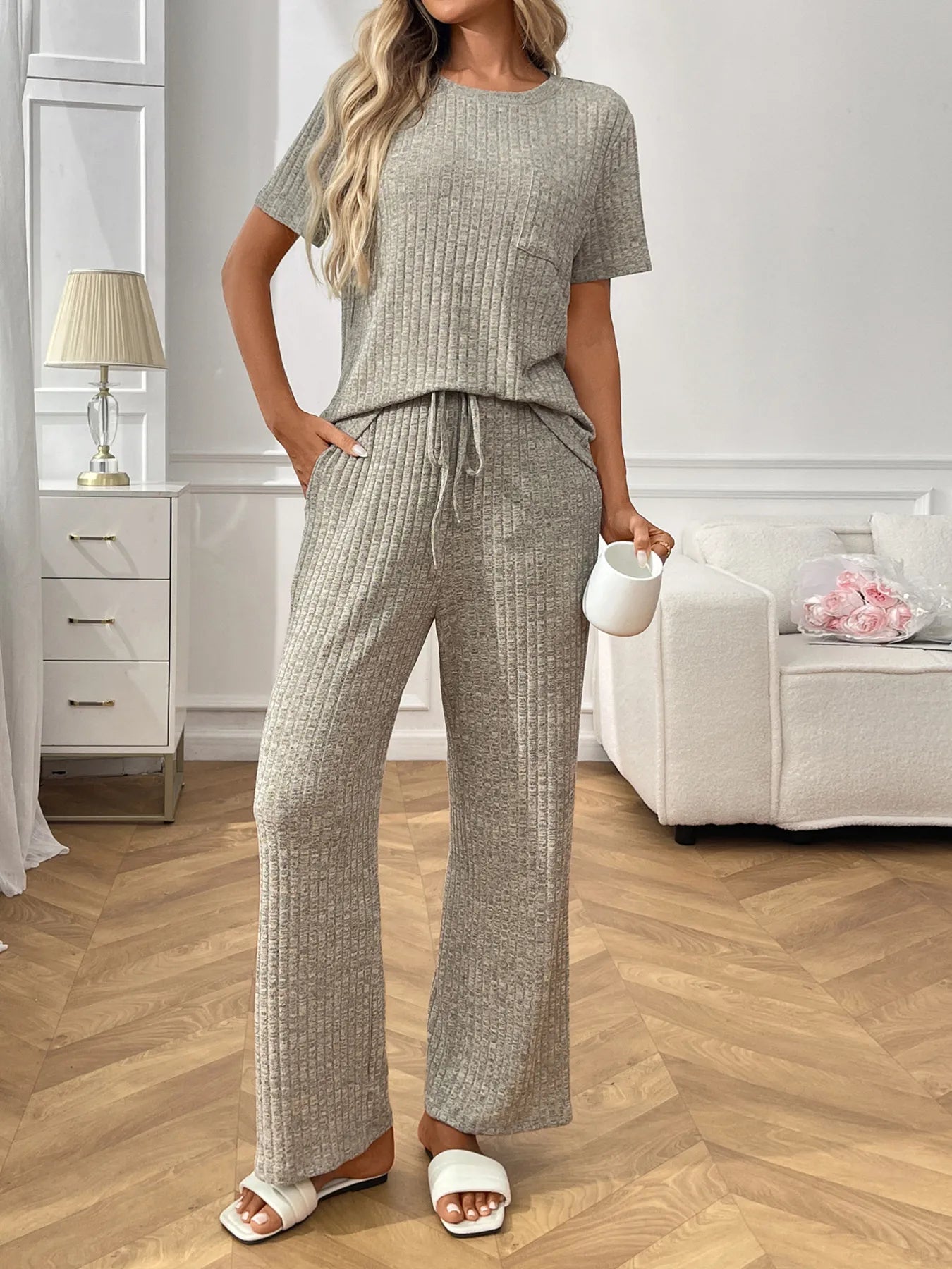 Helene - Elegantes Rippstrick-Set mit kurzärmligem Top und Hose