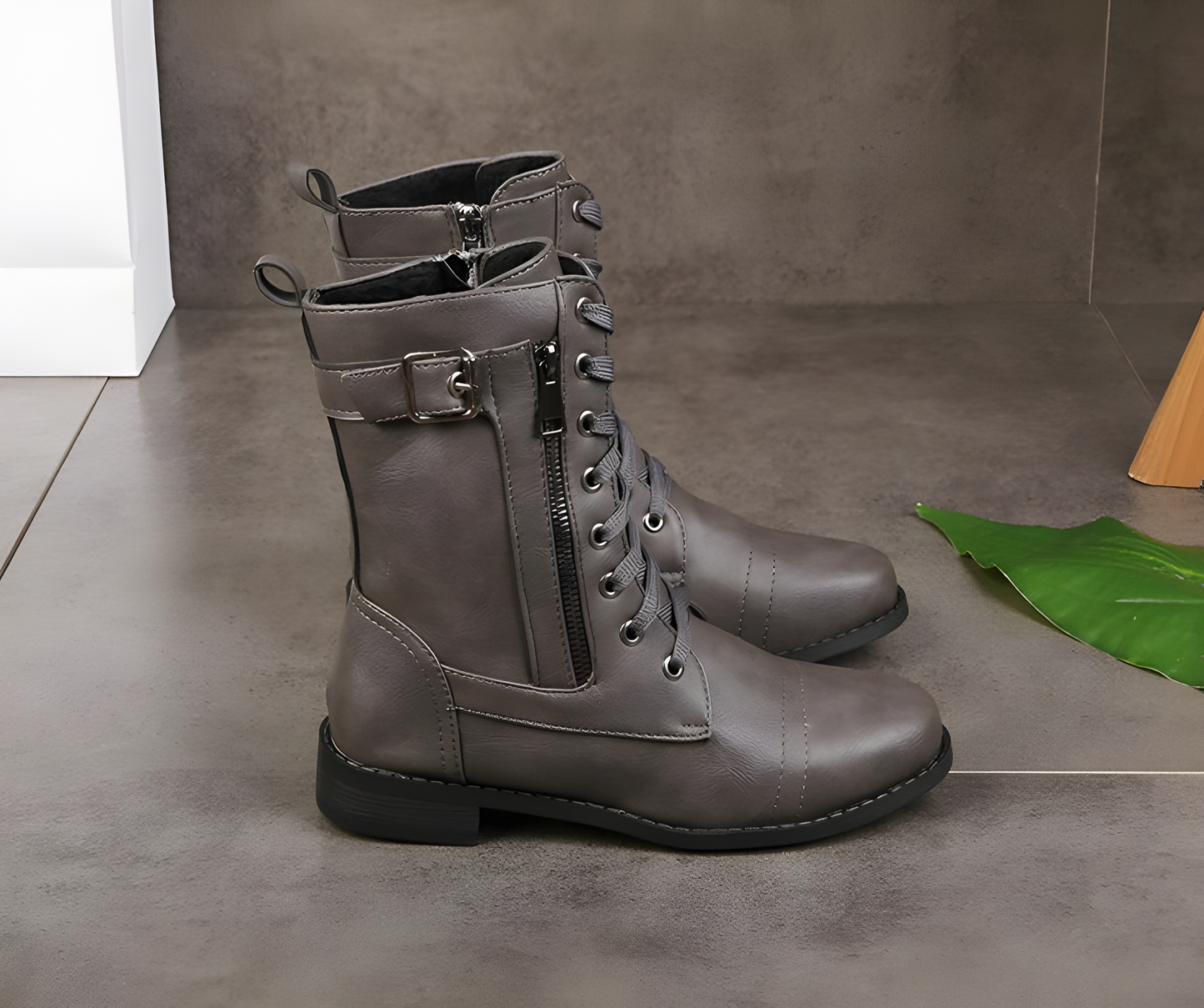 Ashley | Kurze Stiefel mit dicken Absätzen