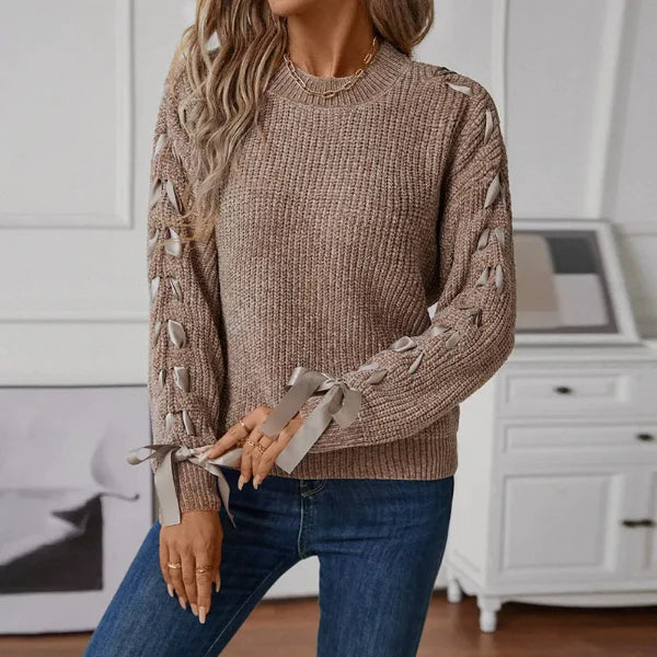Kaitlyn - Weicher Strickpullover mit eleganten Schnürärmeln