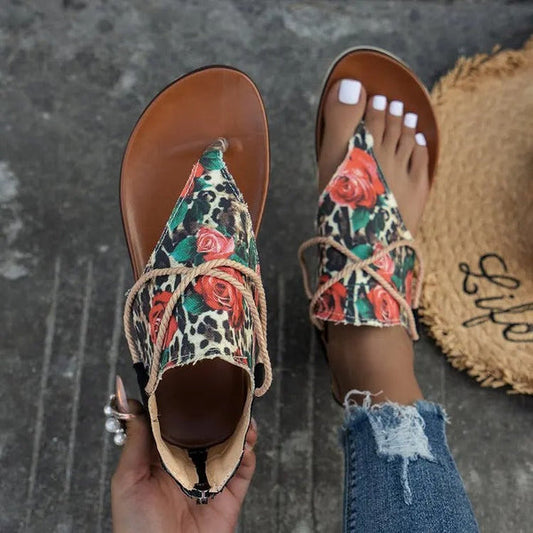 Perla | Trendige Kneifzangensandalen