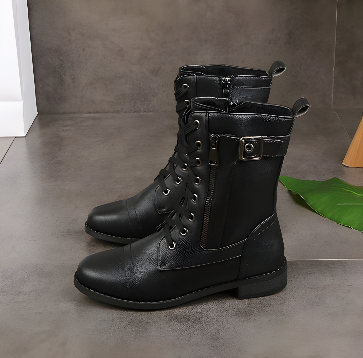 Ashley | Kurze Stiefel mit dicken Absätzen